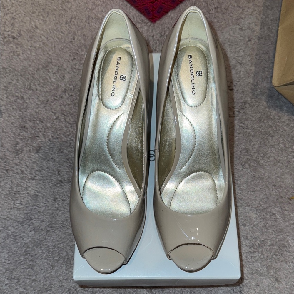 Bandolino Women's Beige Peep Toe Heels